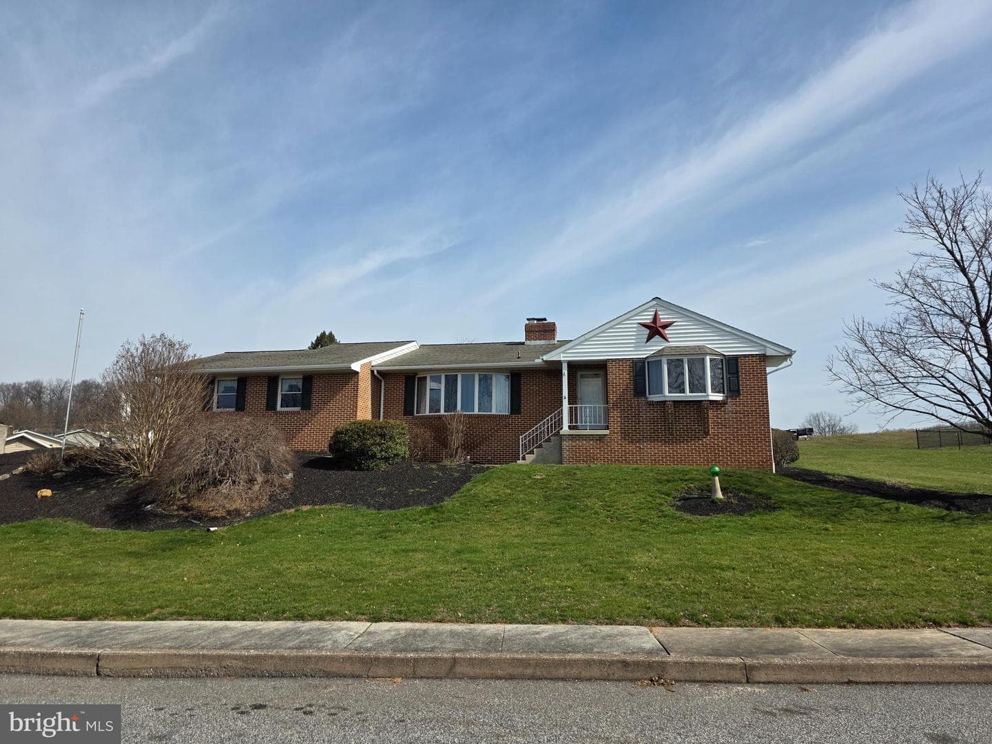24 Riverview Drive photo 1