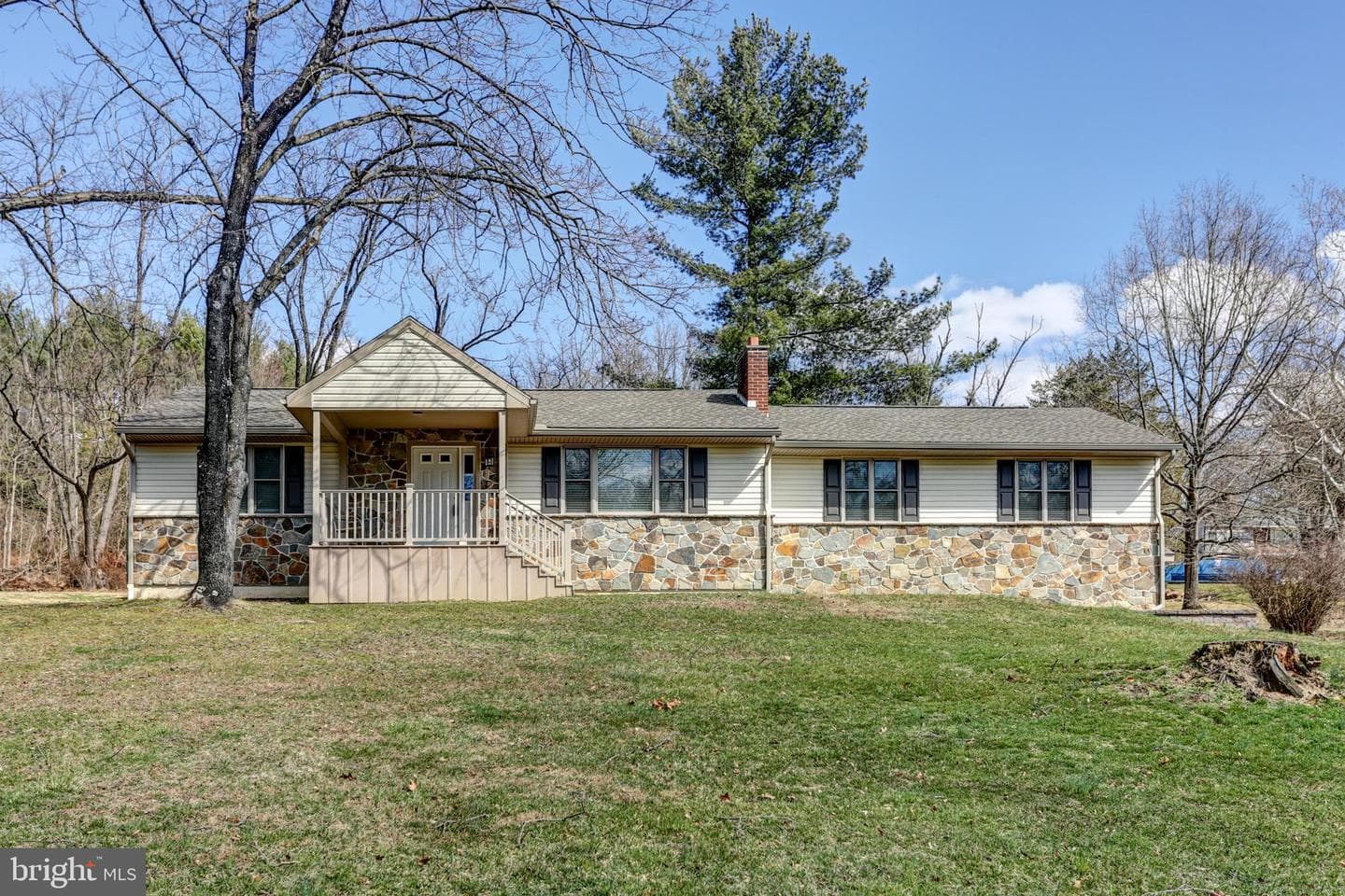 401 Sarhelm Road photo 1