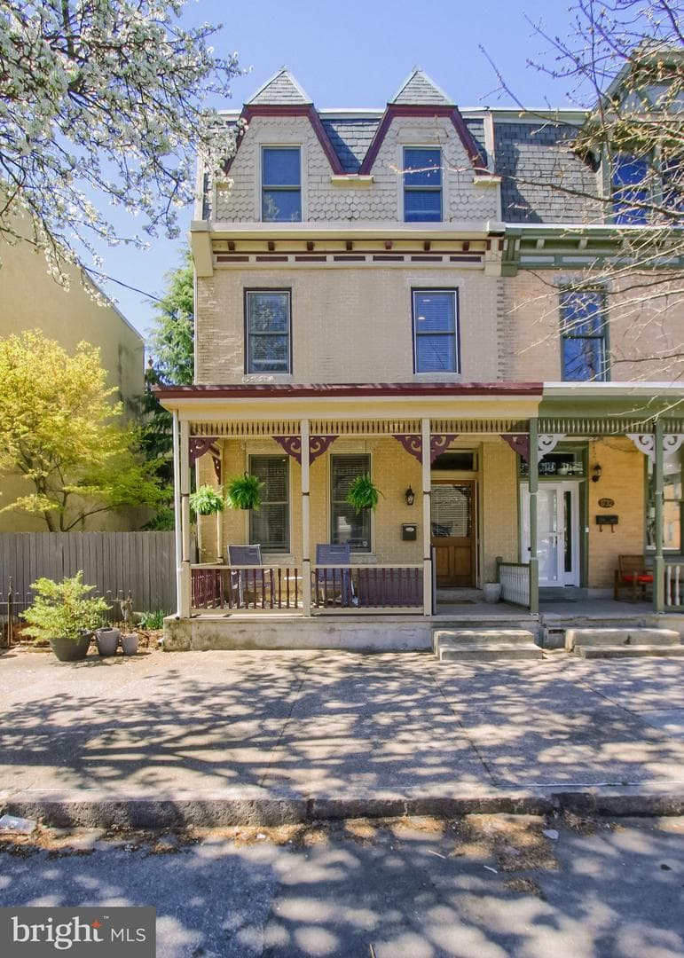 1730 Green Street photo 1