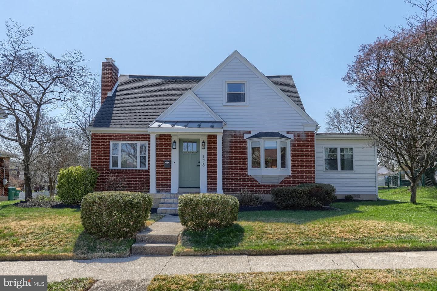 128 W Areba Avenue