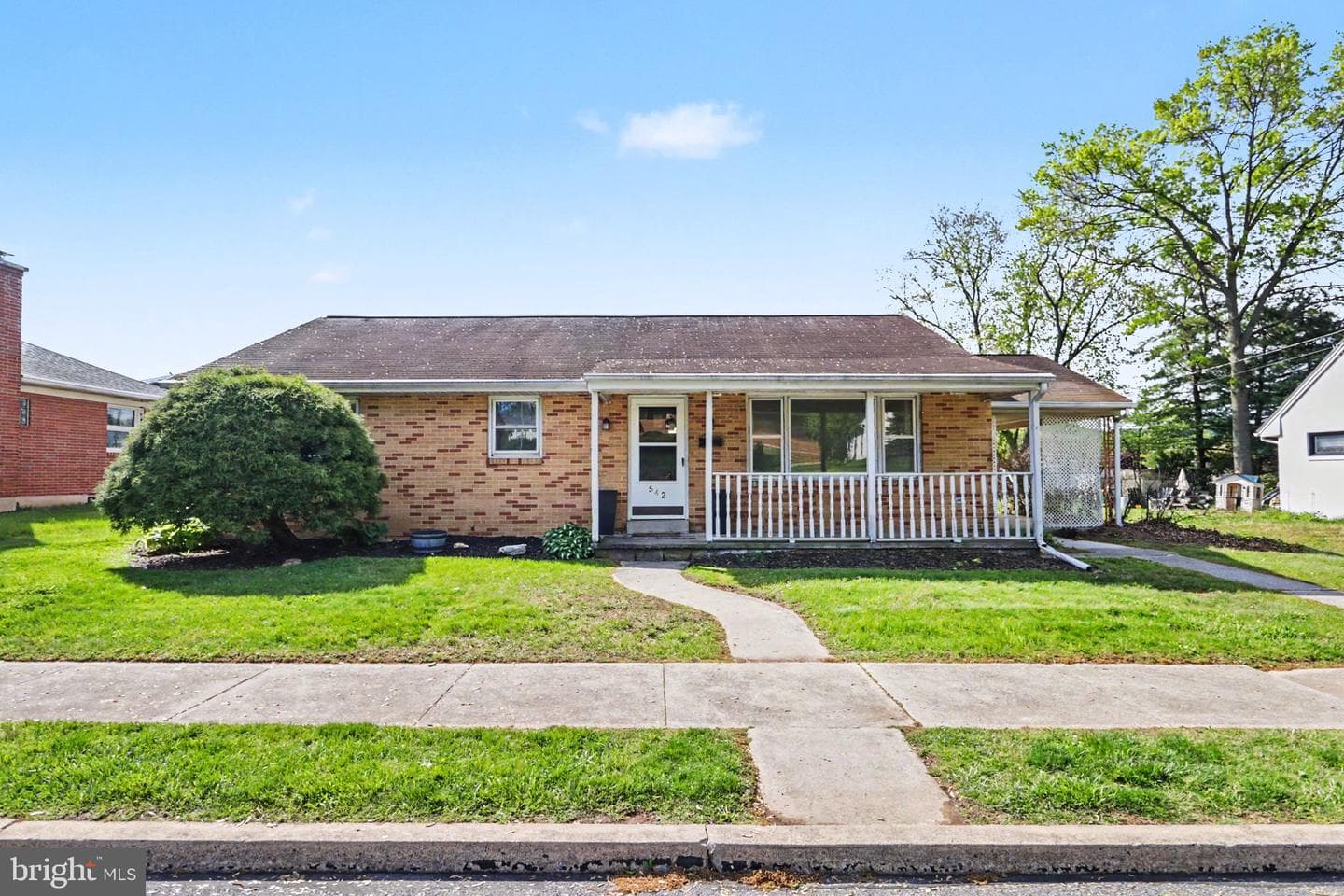 542 W Areba Avenue photo 1