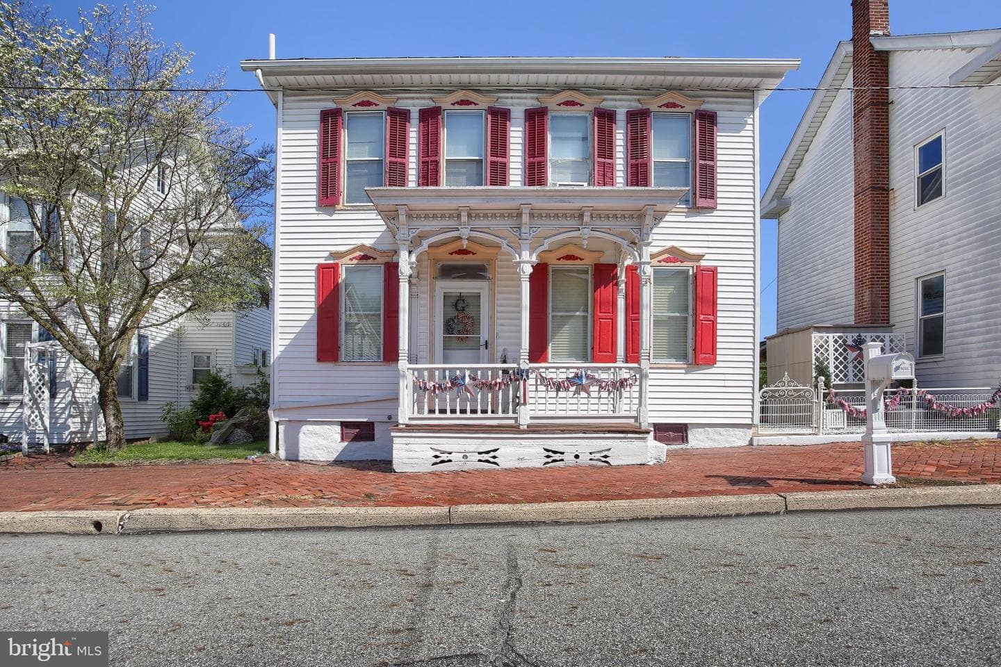 229 W Main Street photo 1