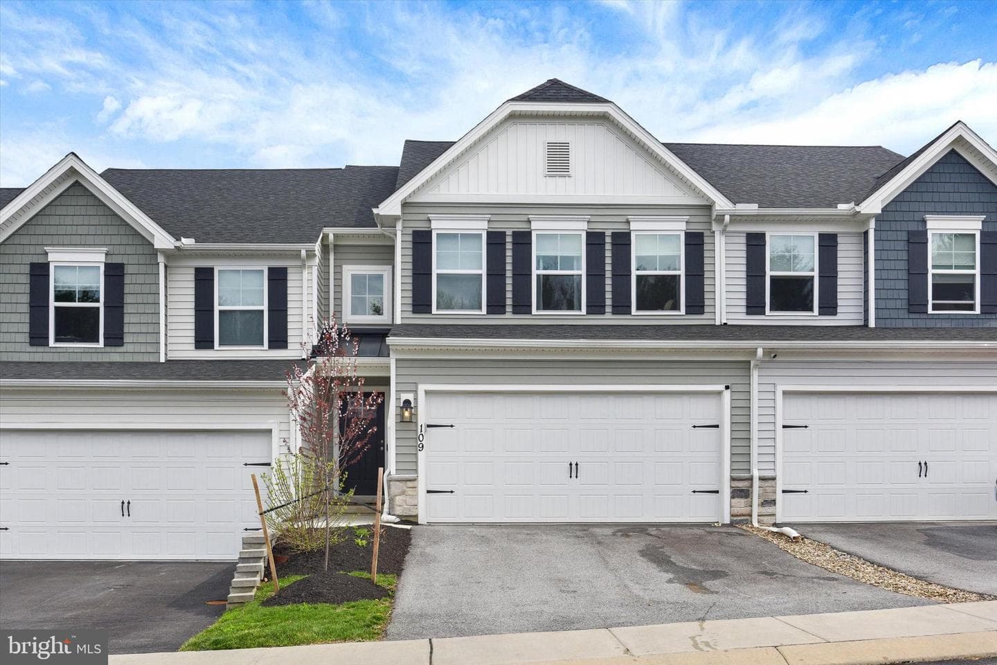 109 Emma Circle photo 1