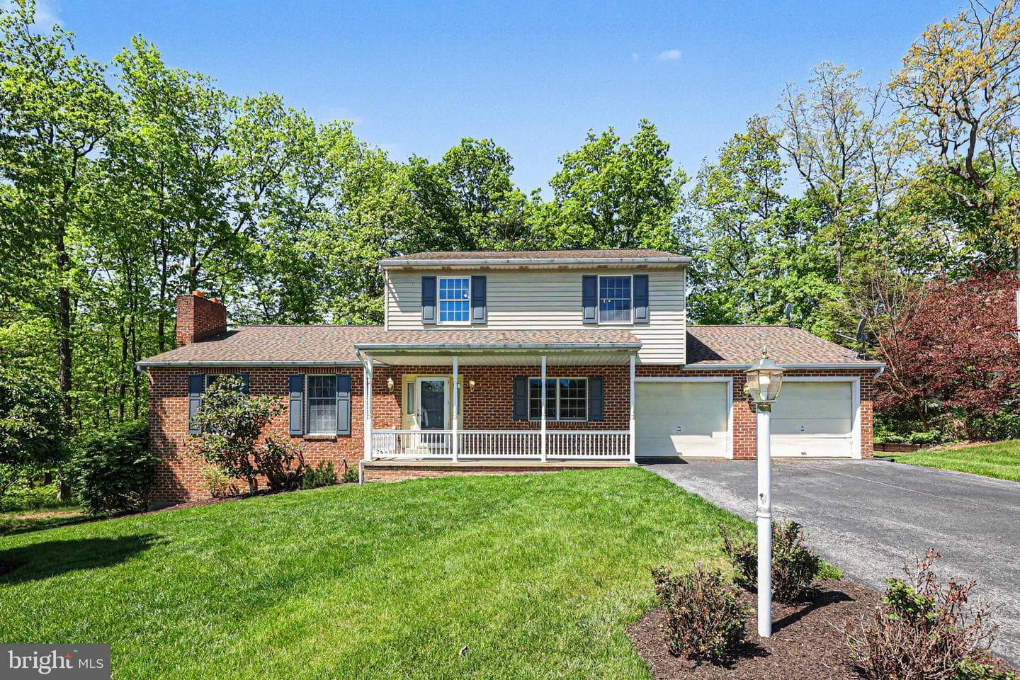 802 Leeds Court
