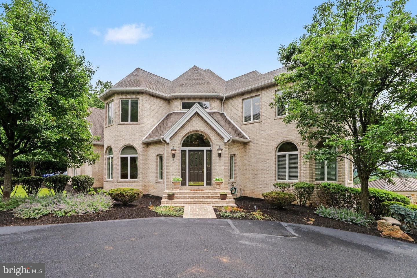 2394 Forest Hills Drive