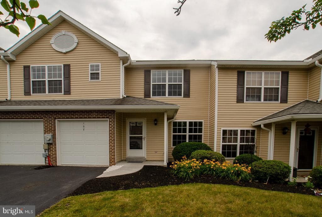 107 Peregrine Lane, Hummelstown
