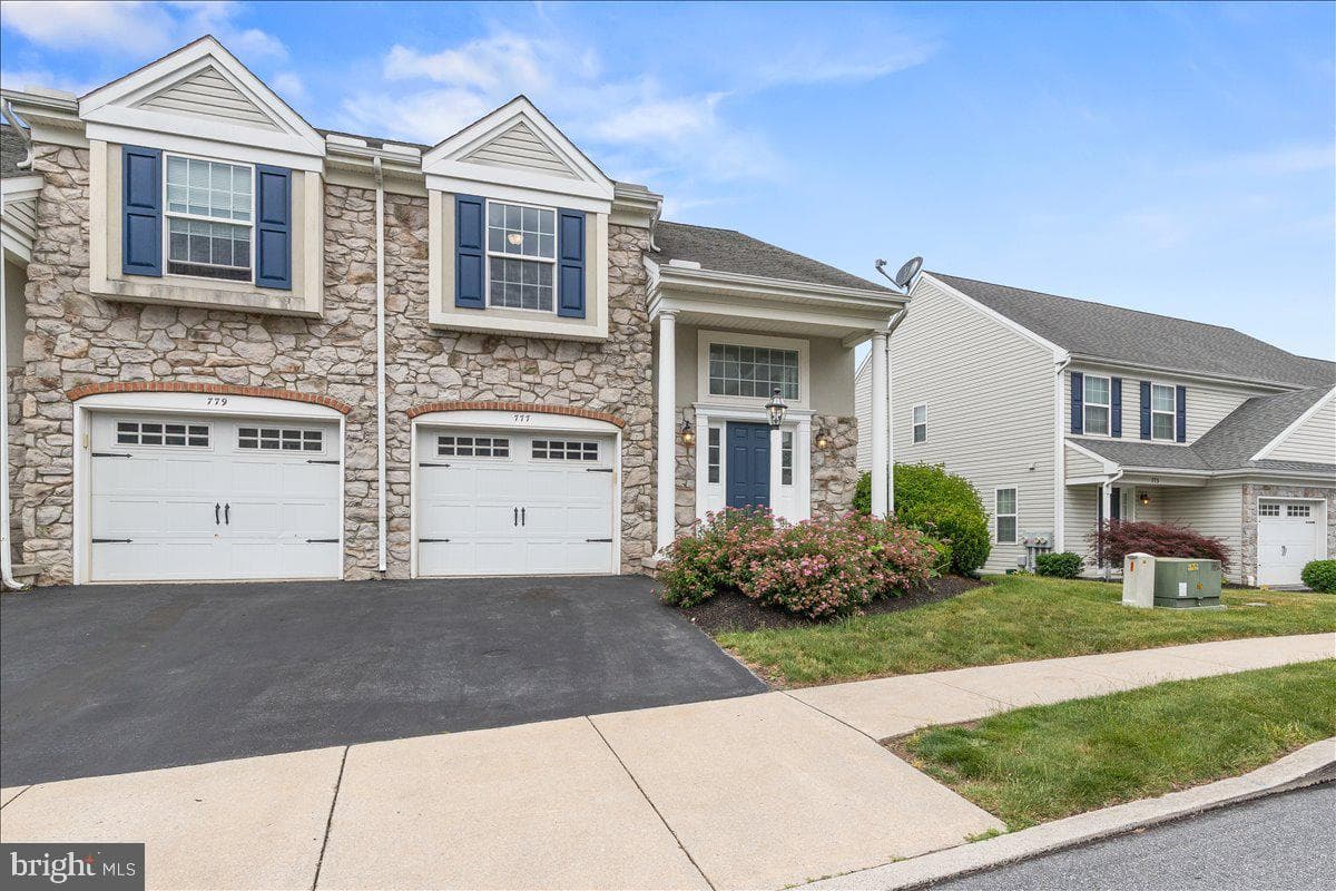 777 Oak Leaf Lane