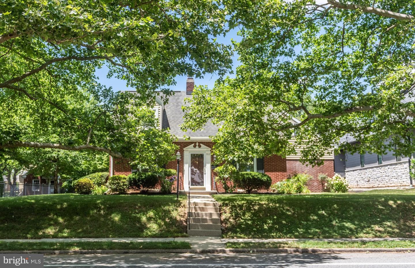 612 Cocoa Avenue photo 1