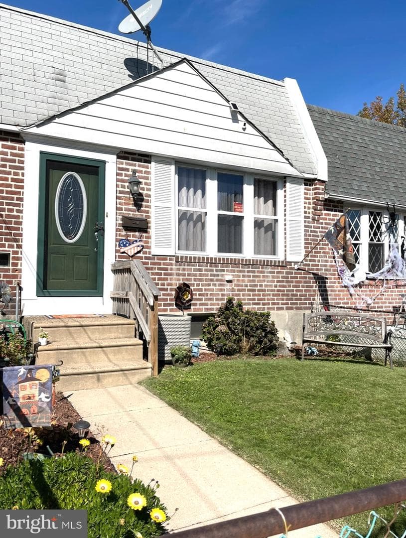 134 Ervin Avenue photo 1