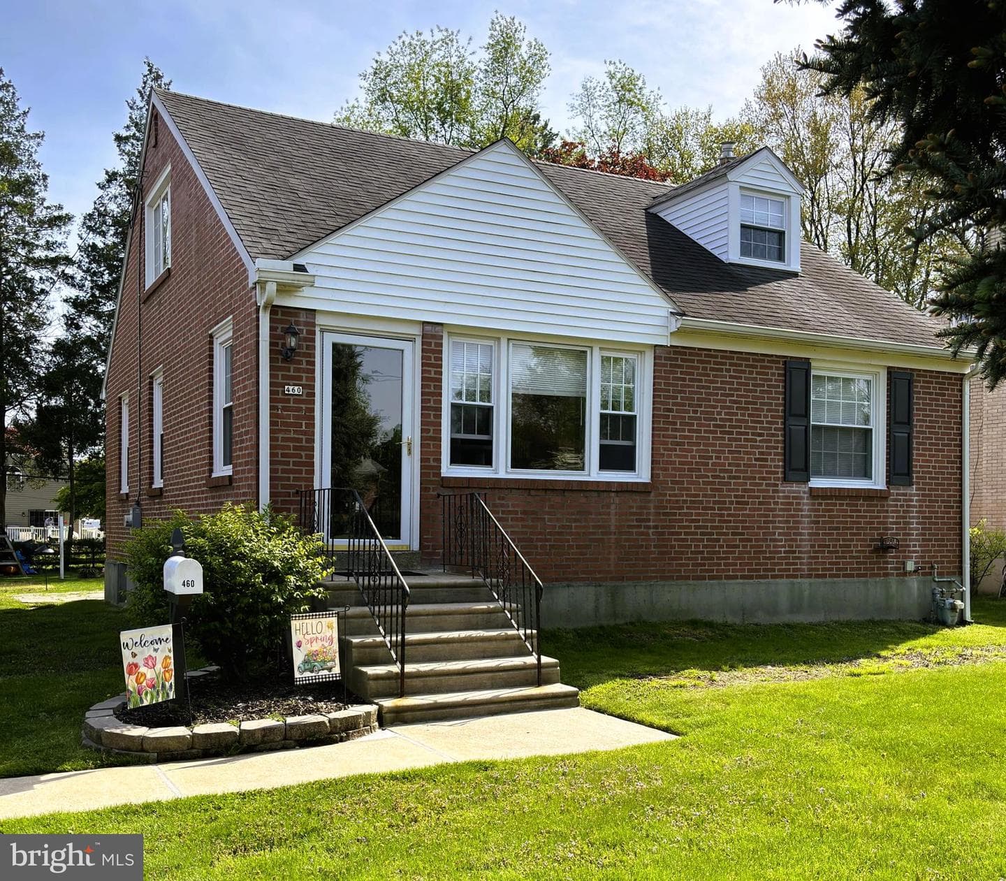 460 Hawarden Road photo 1