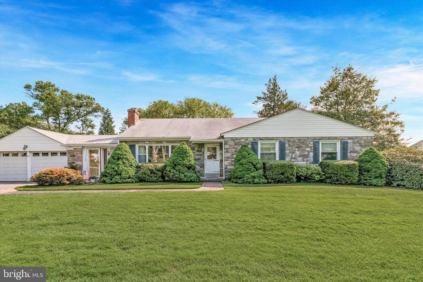 1003 Richmond Road photo 1