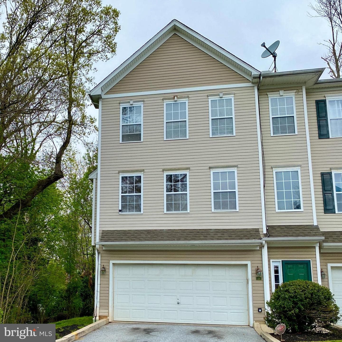 19 Hillview Circle photo 1