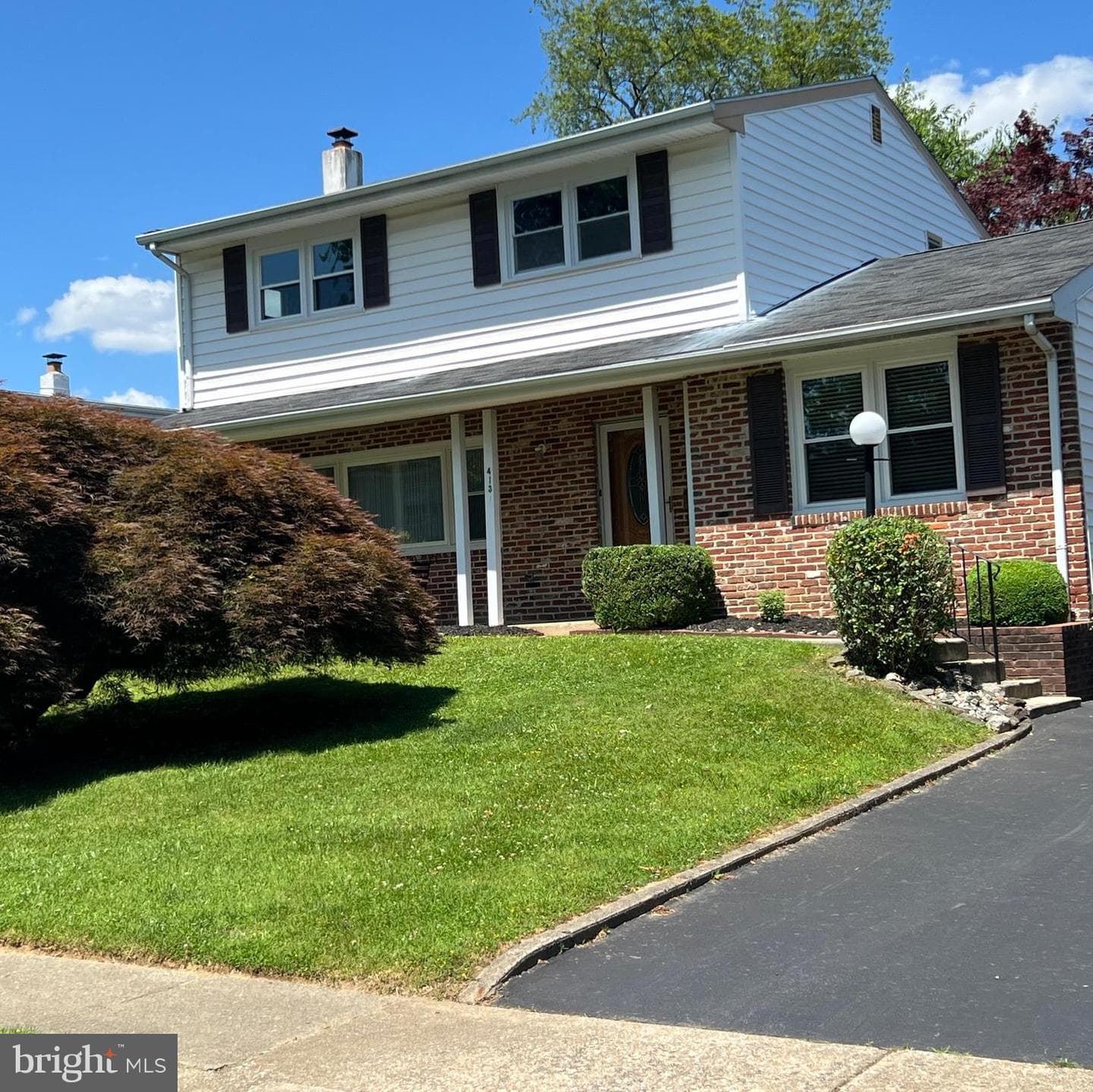 413 Hampshire Drive photo 1