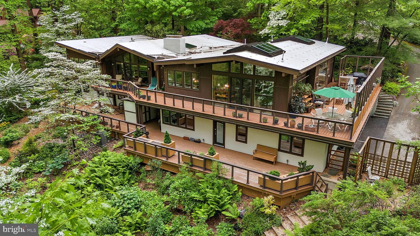 5 Clark Drive photo 1