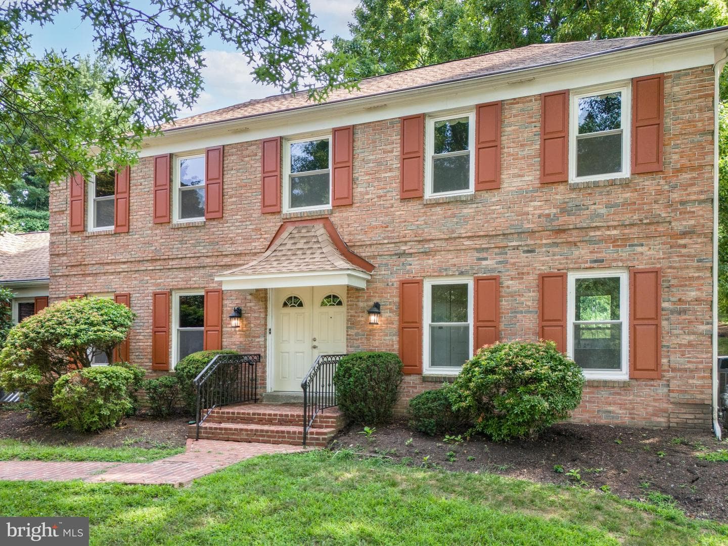 205 Lone Oak Drive photo 1