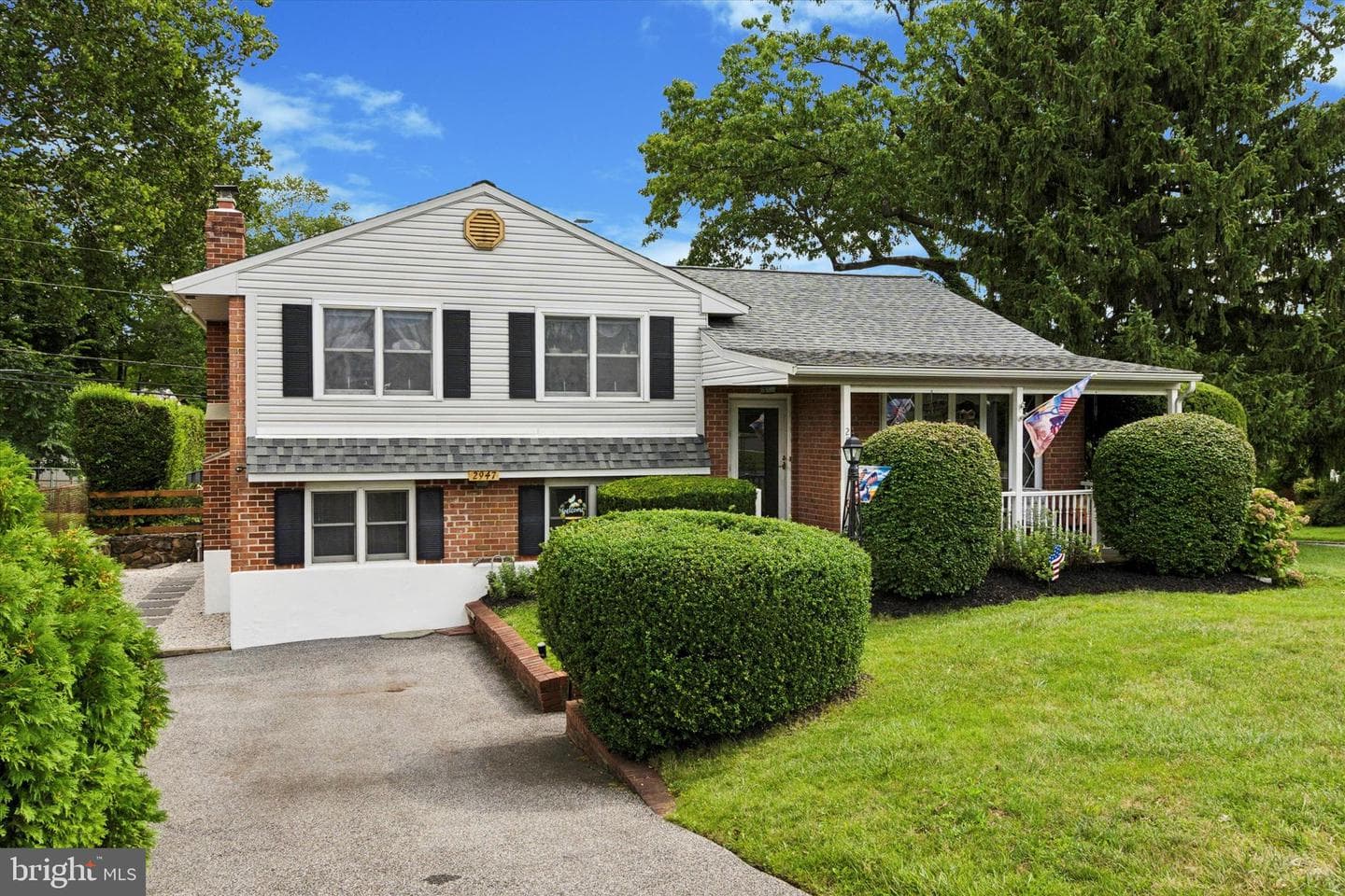 2947 Eastburn Avenue photo 1