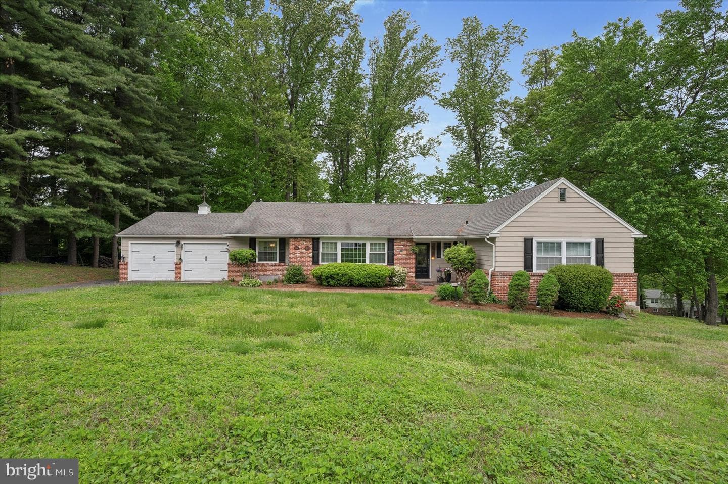 206 Fawnhill Road photo 1
