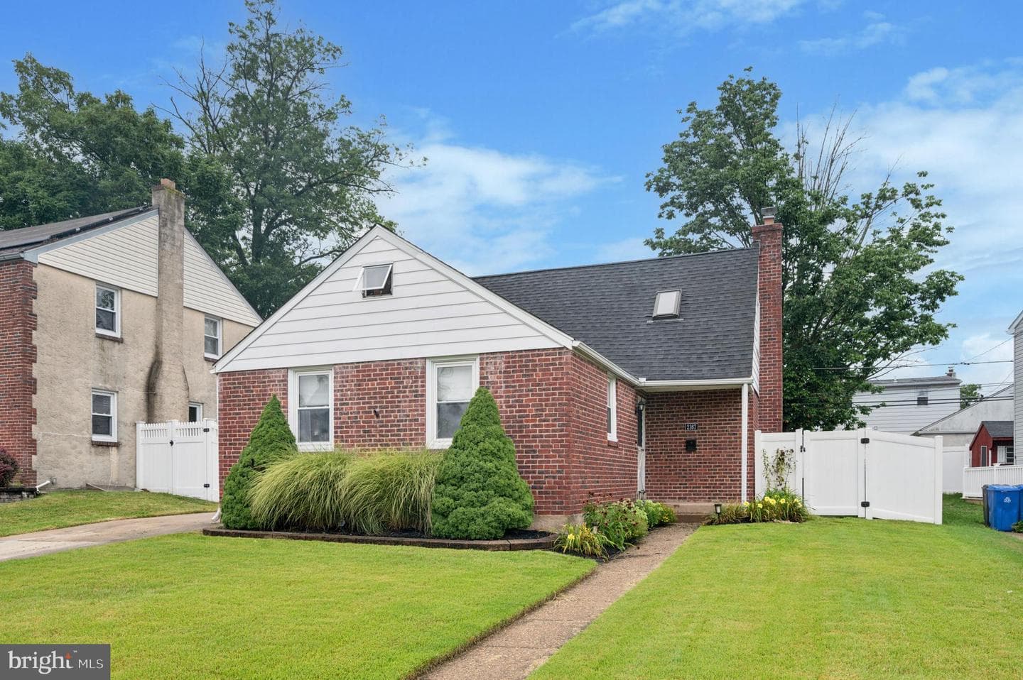 2167 Armstrong Avenue photo 1
