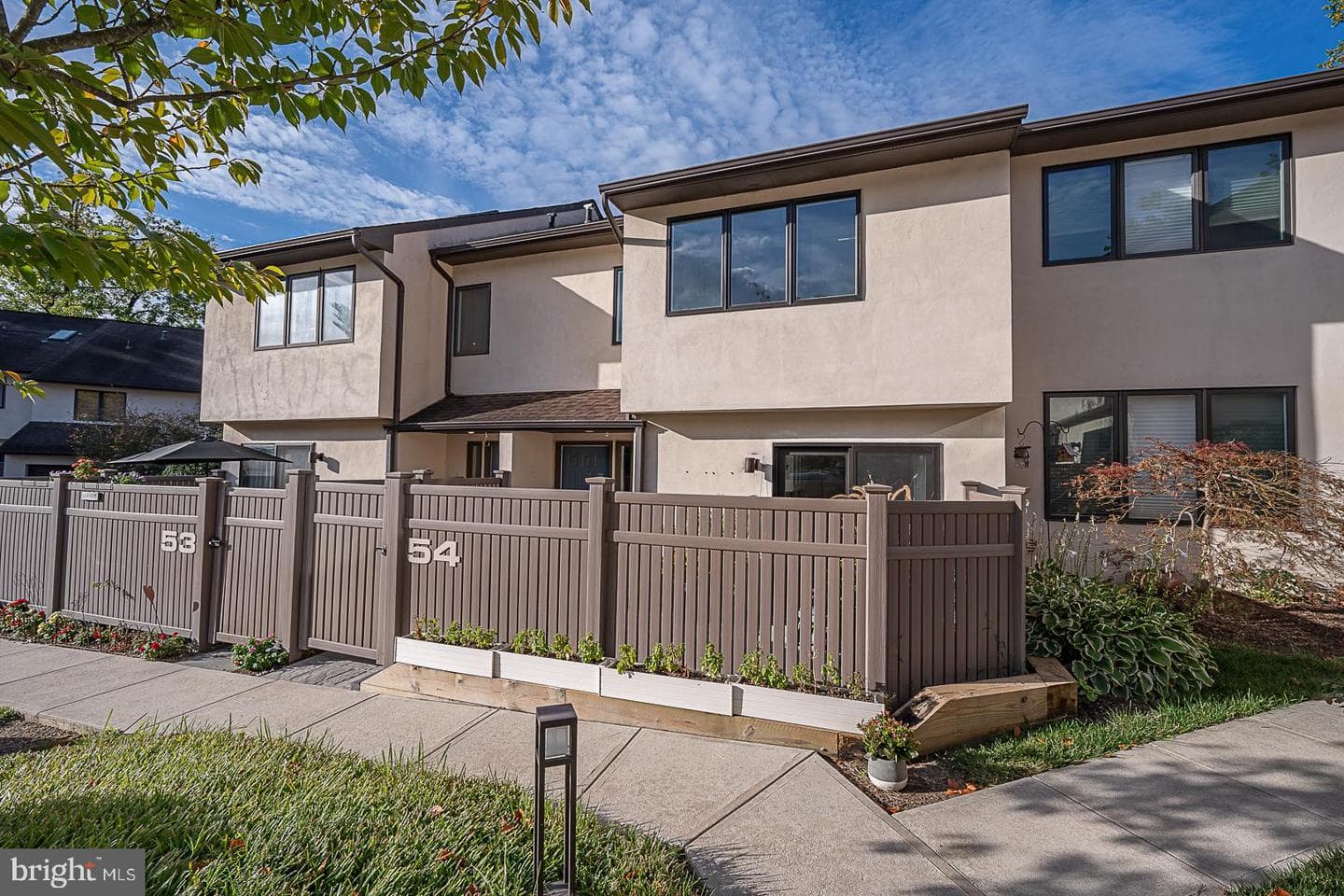 138 Montrose Avenue ##54 photo 1