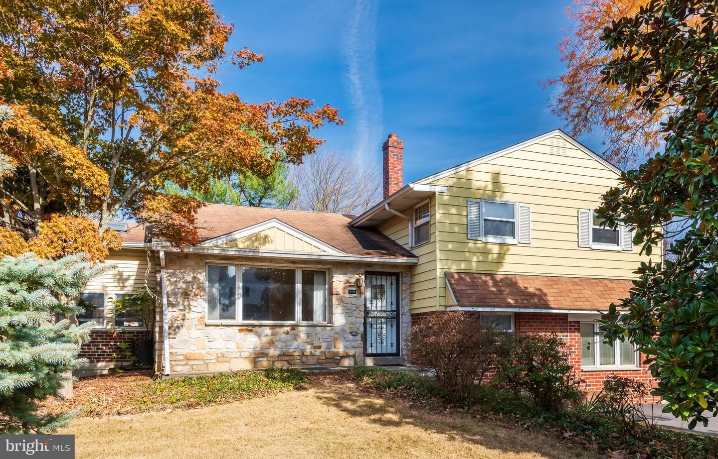 2207 Winding Way photo 1