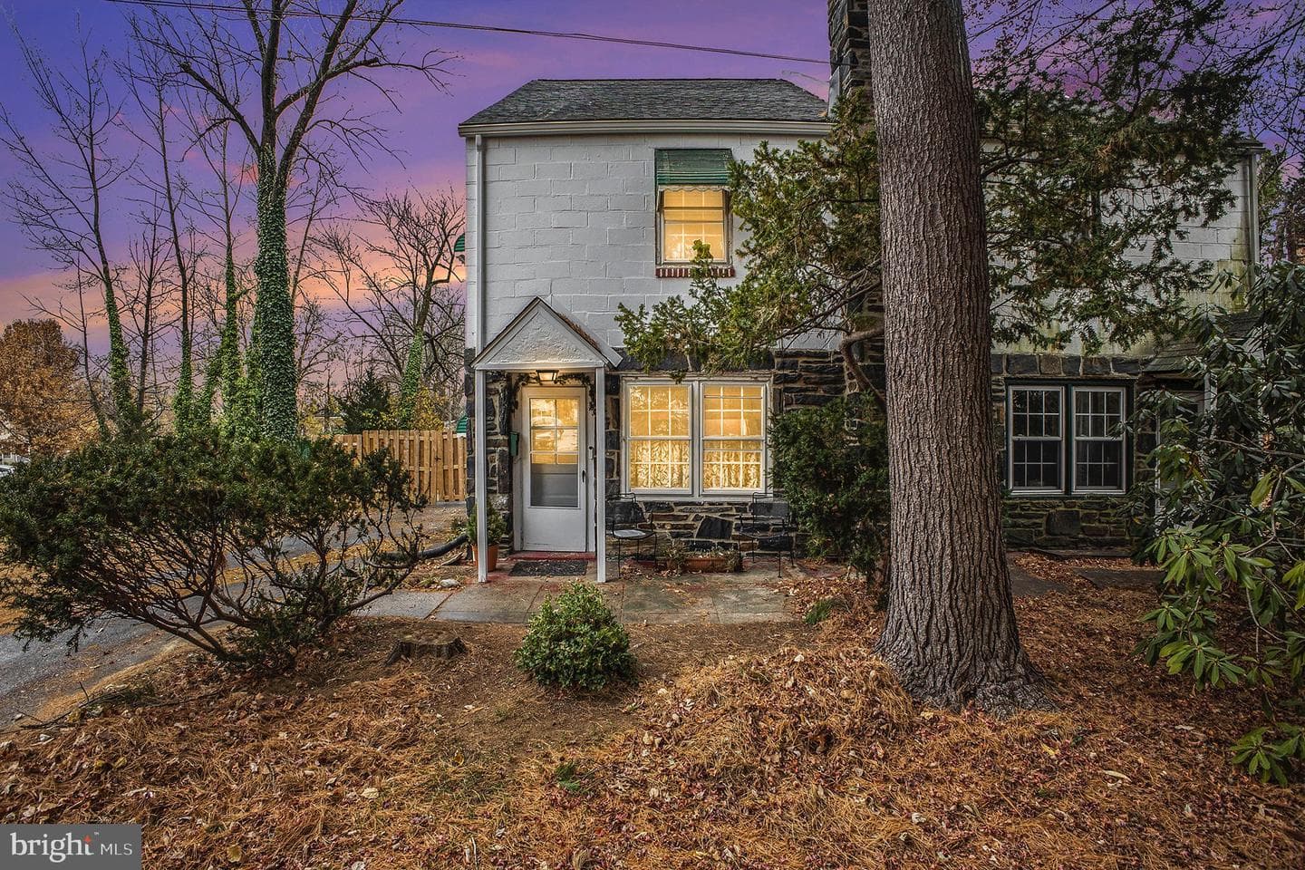 422 Vernon Street photo 1