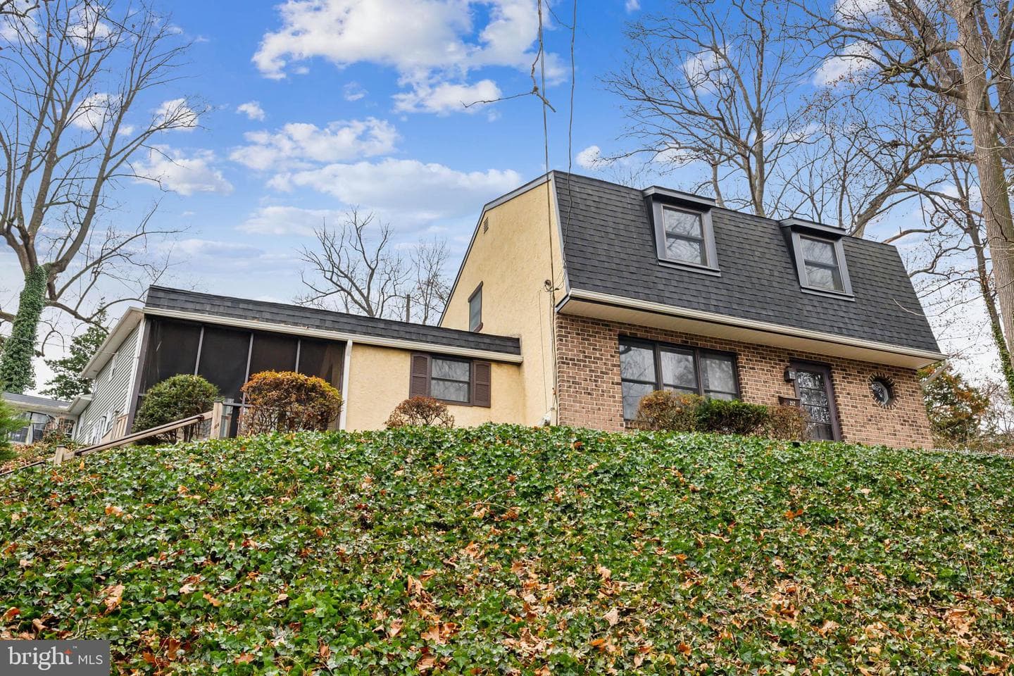 212 Ashurst Avenue photo 1