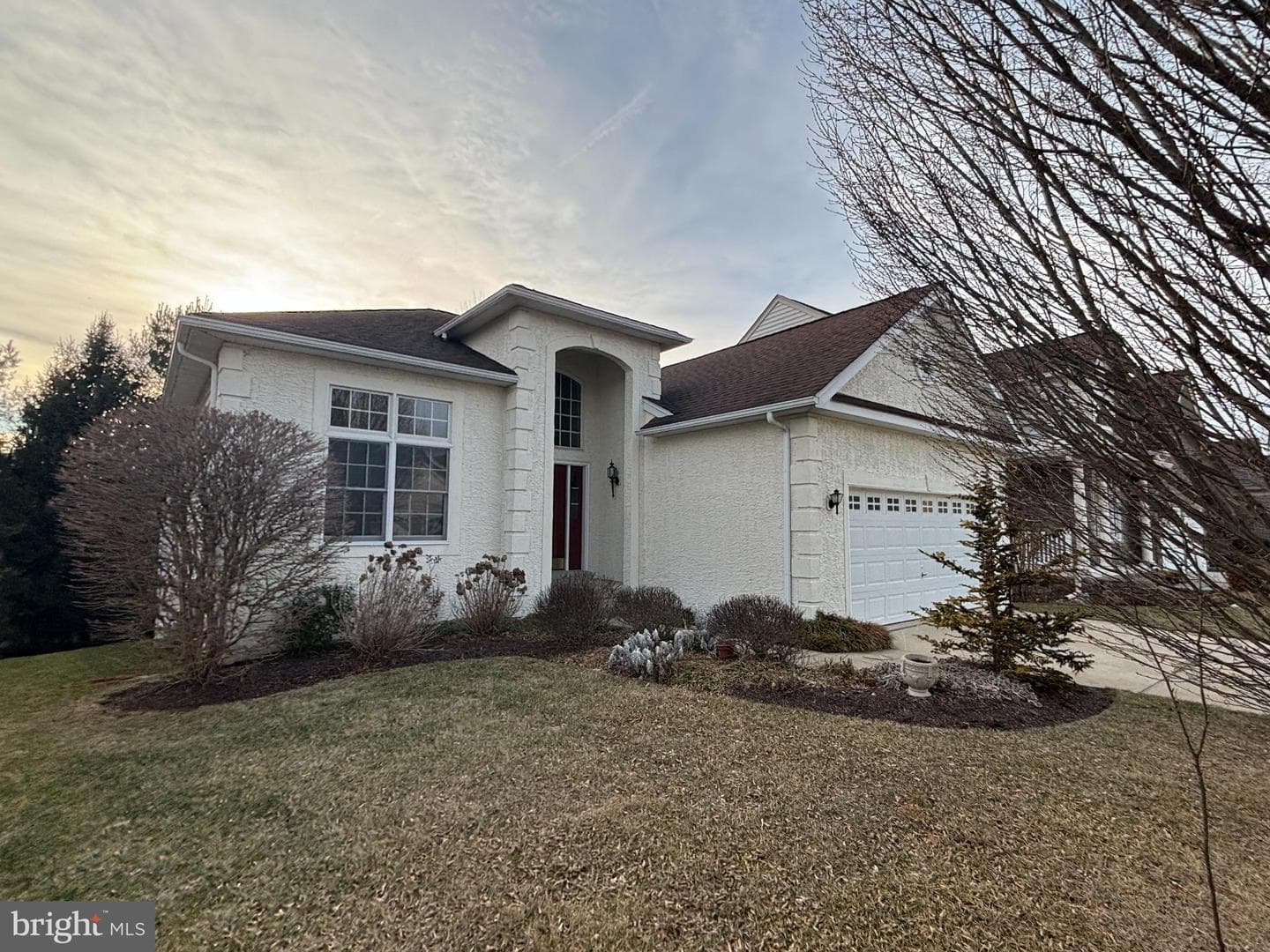 84 S Valentine Drive photo 1