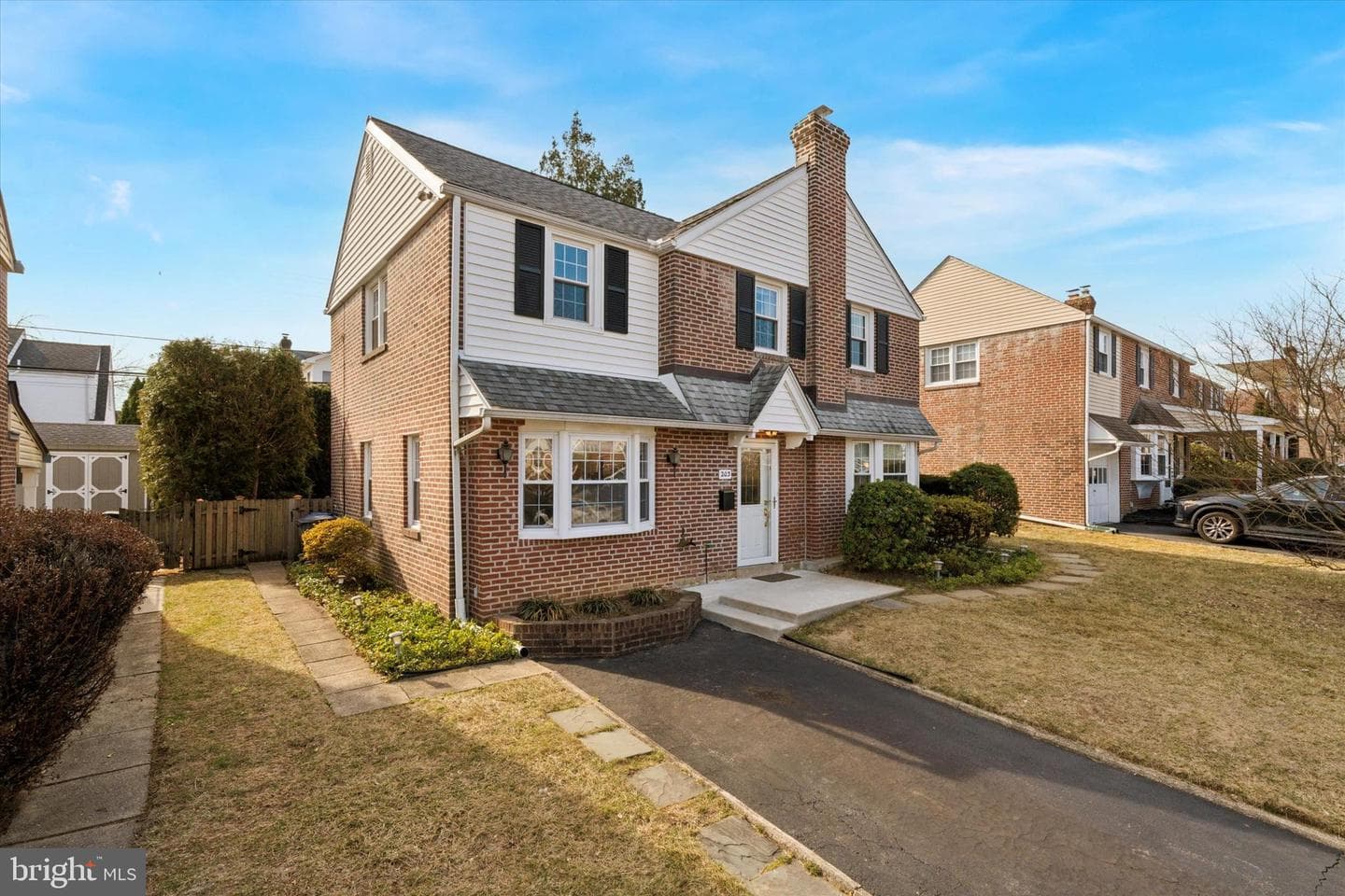 203 Oxford Hill Lane photo 1