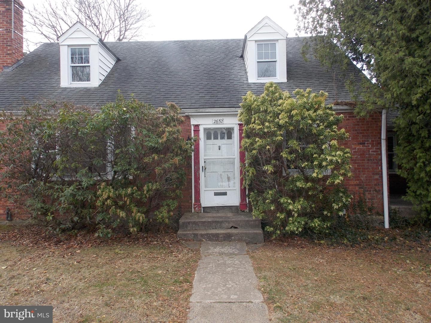 2652 Summit Avenue photo 1