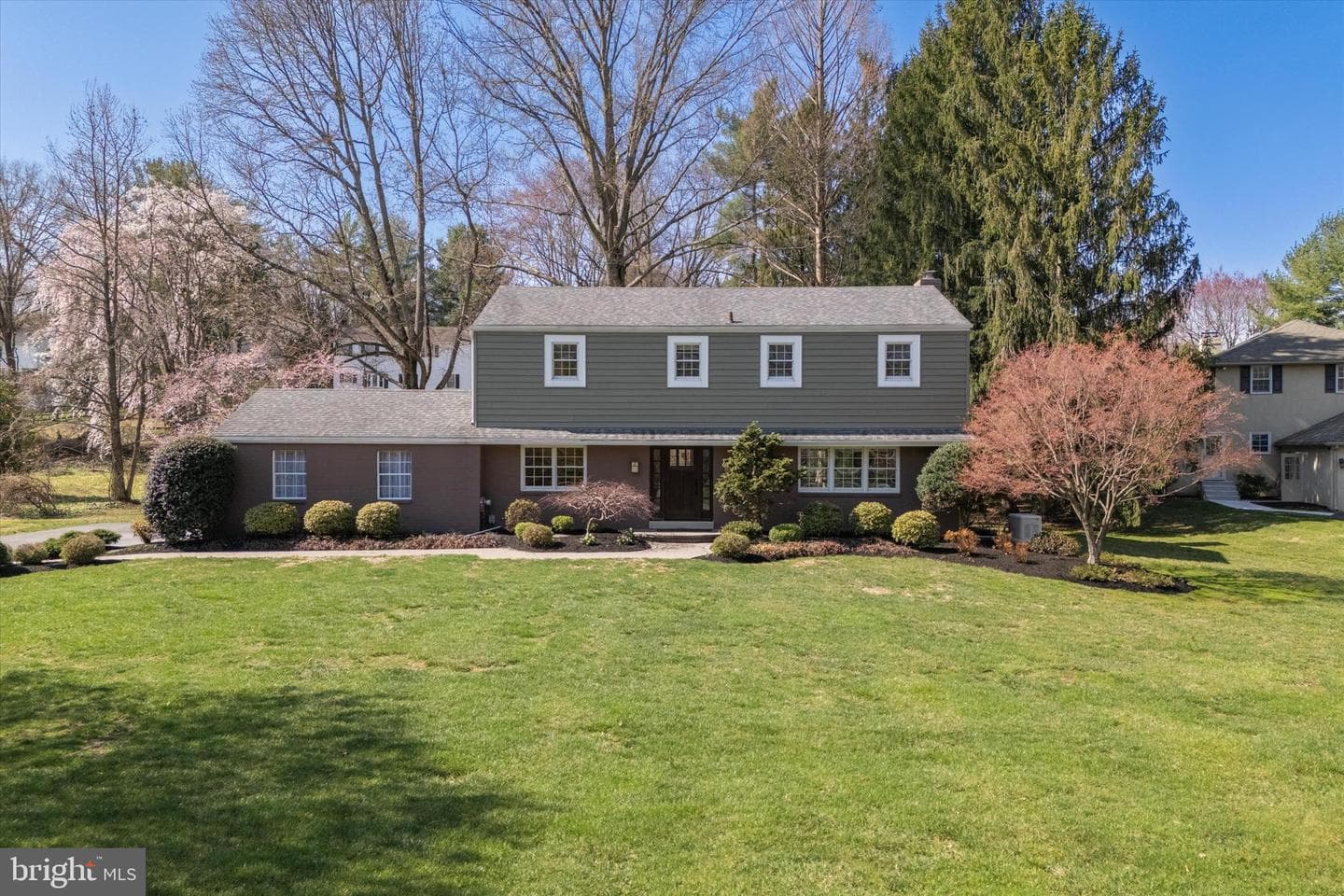 771 Fawnhill Road photo 1