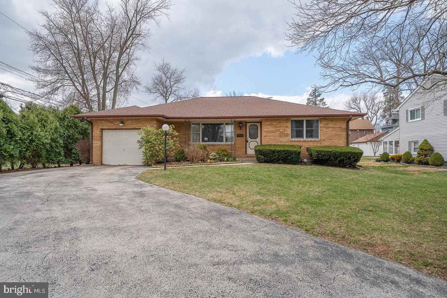 819 Rose Avenue photo 1
