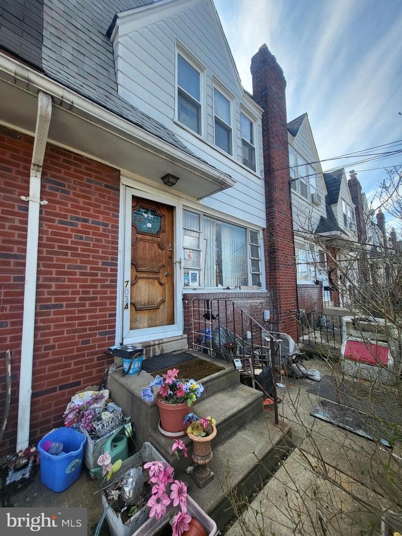 7034 Ruskin Lane photo 1