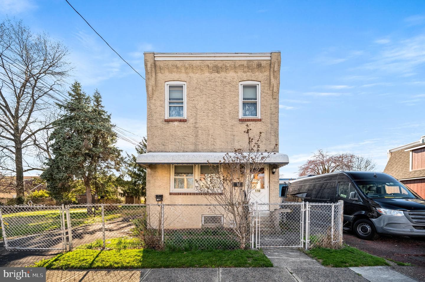 110 Saude Avenue photo 1