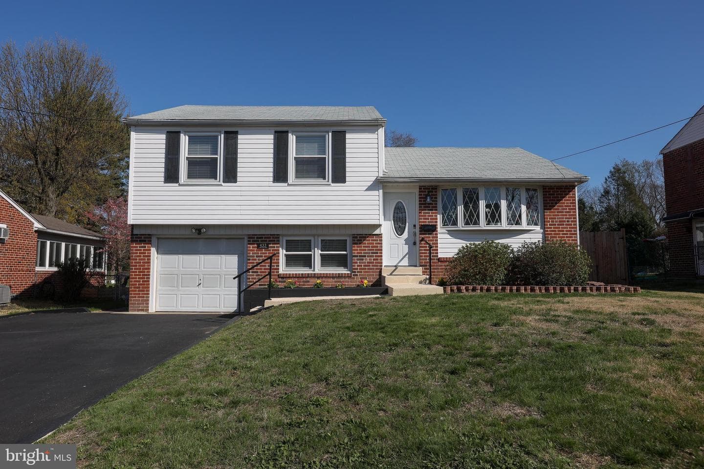 433 Melvin Drive photo 1