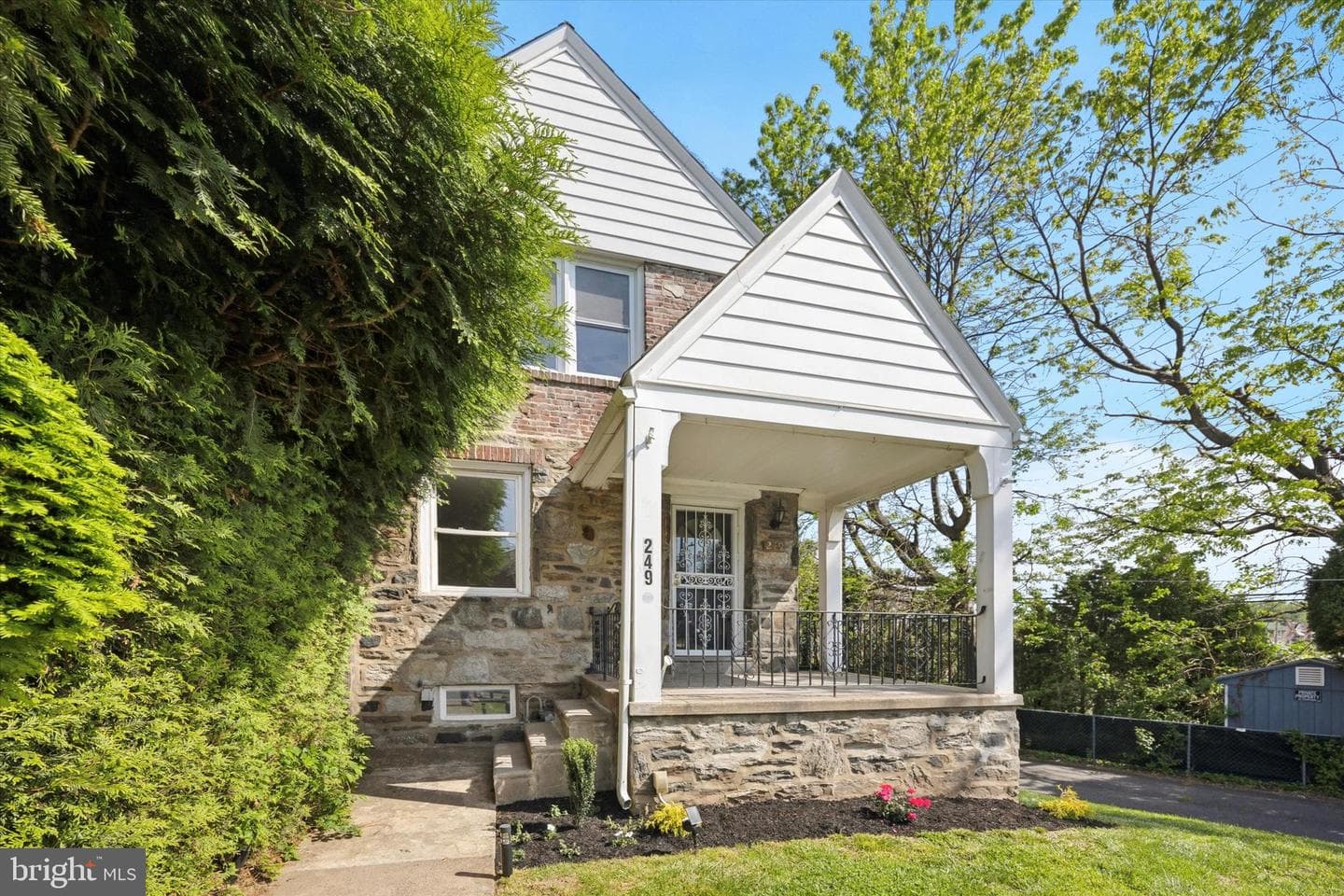 249 Le Carra Drive photo 1