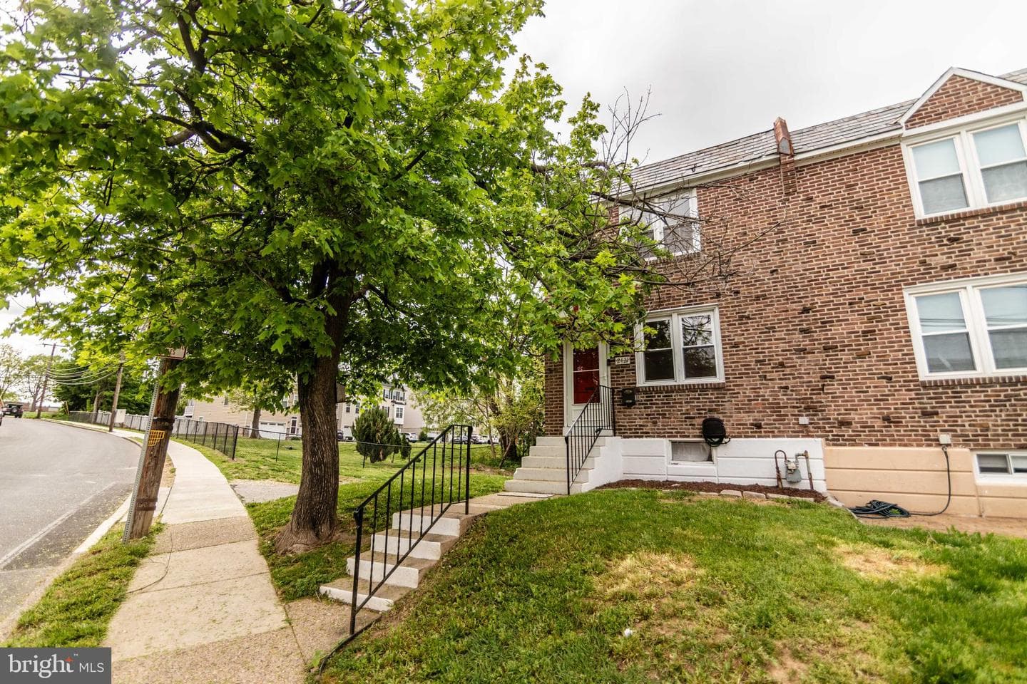 2421 Bond Avenue photo 1