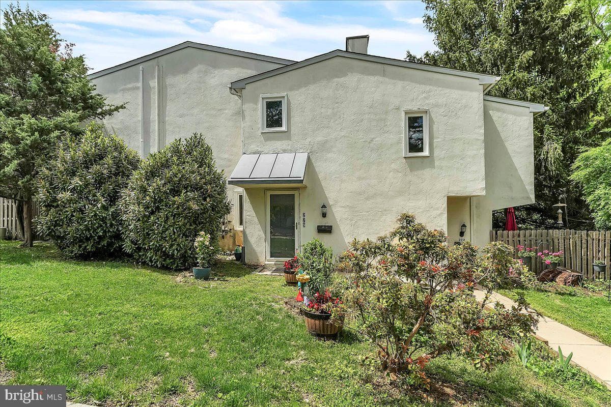 279 W Chelsea Circle photo 1