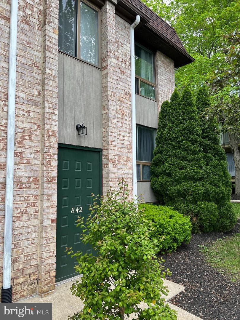 842 Putnam Boulevard #60a photo 1