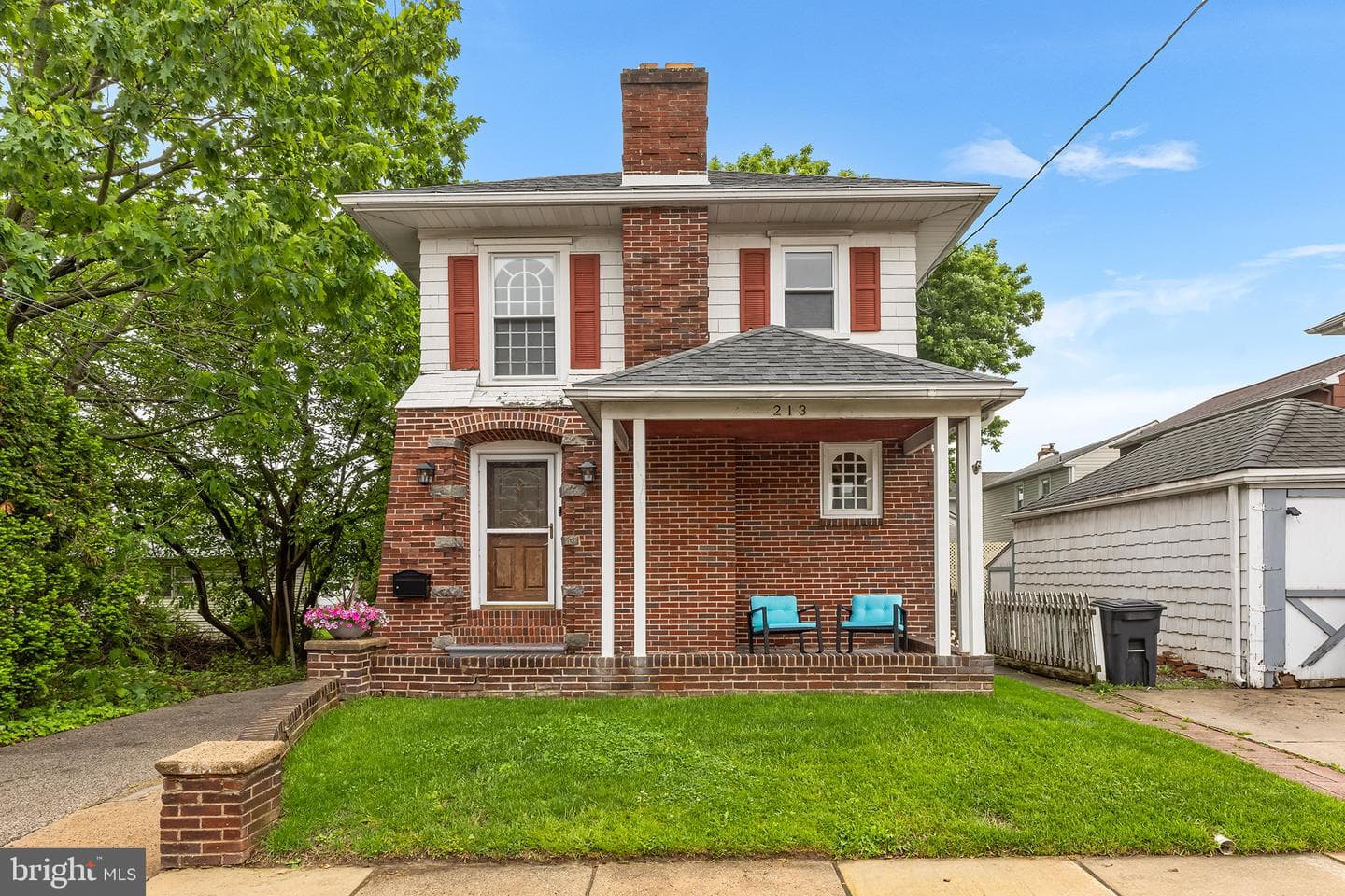 213 Yates Avenue photo 1