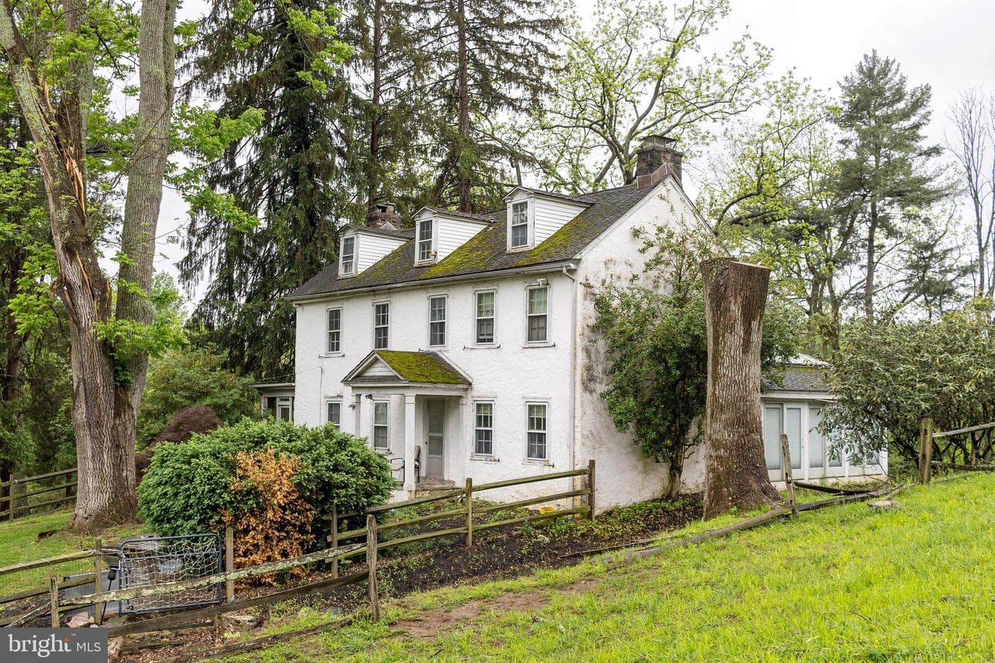 229 Valleybrook Road photo 1