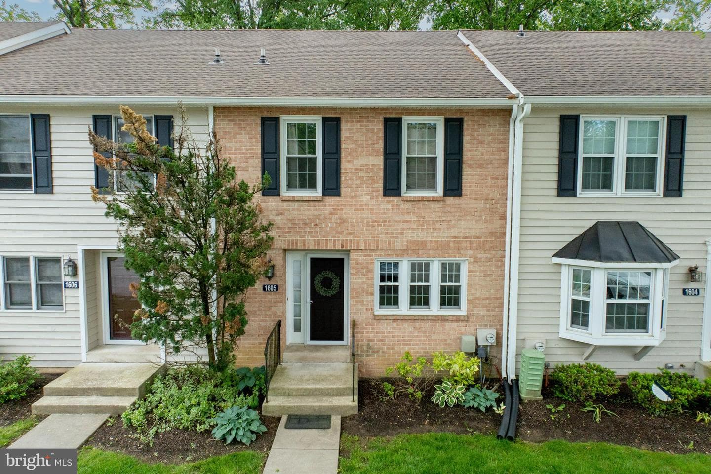 1605 N Glen Drive #1605 photo 1