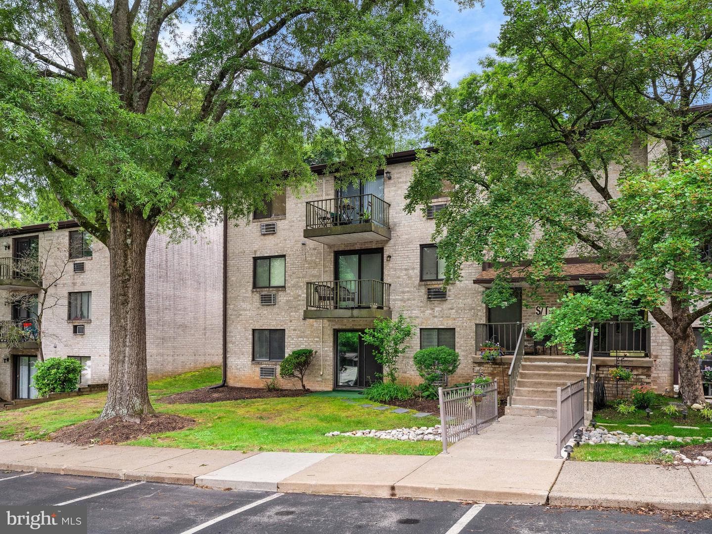 21 Dougherty Boulevard E #s2 photo 1
