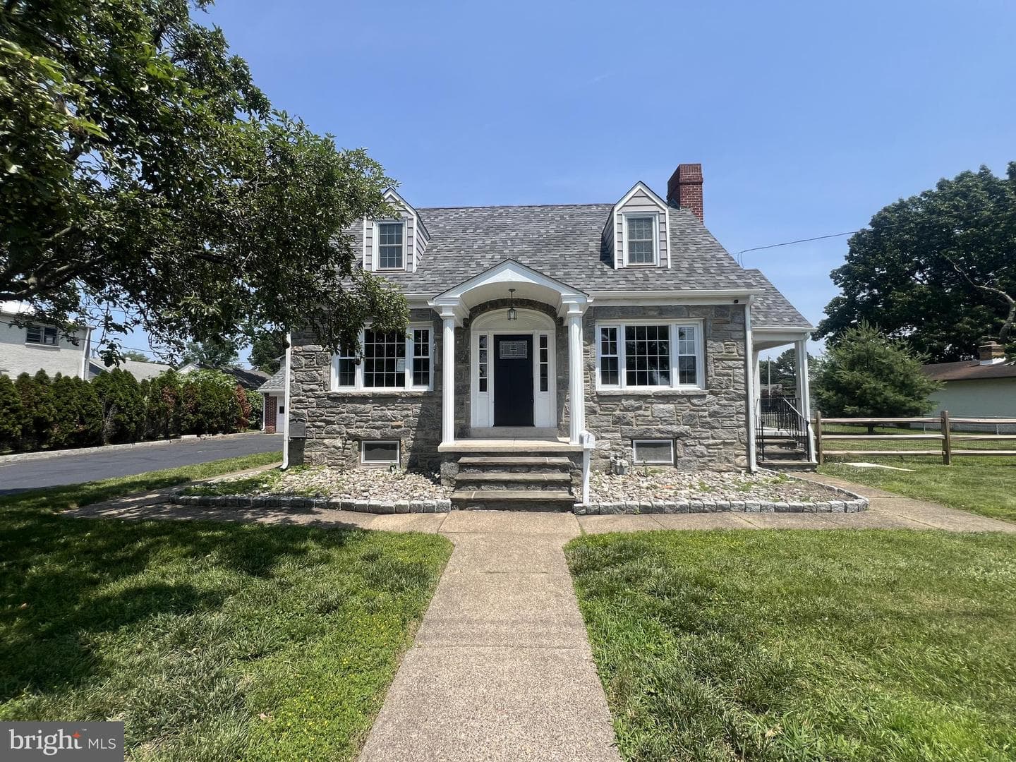 220 Kossuth Avenue photo 1