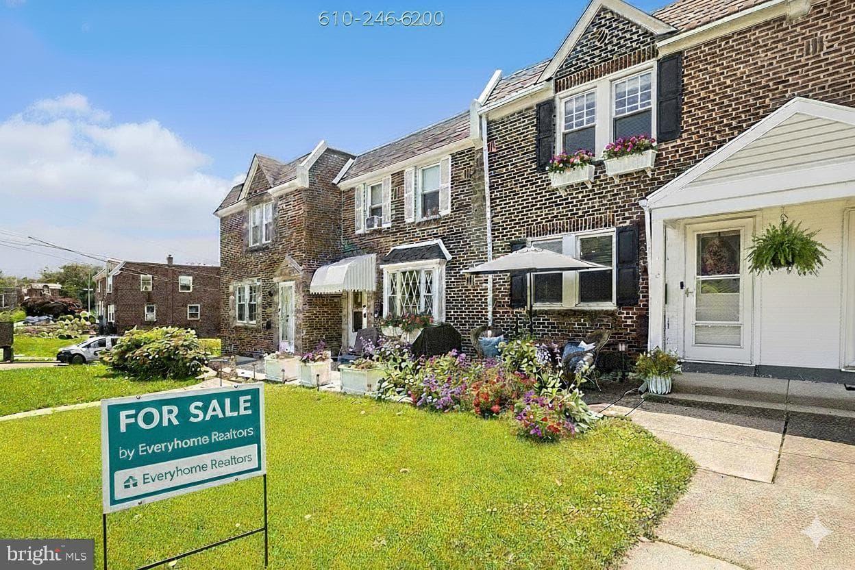 242 Bridge Street photo 1