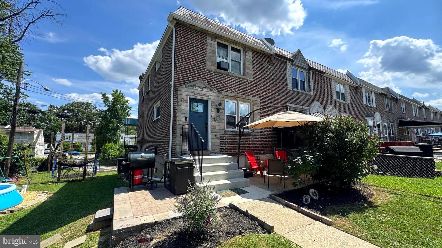 218 Spruce Street photo 1