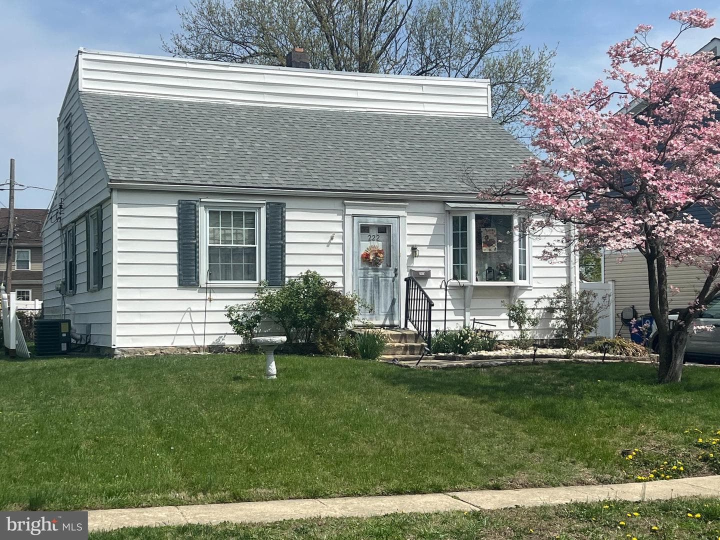222 W Love Lane photo 1