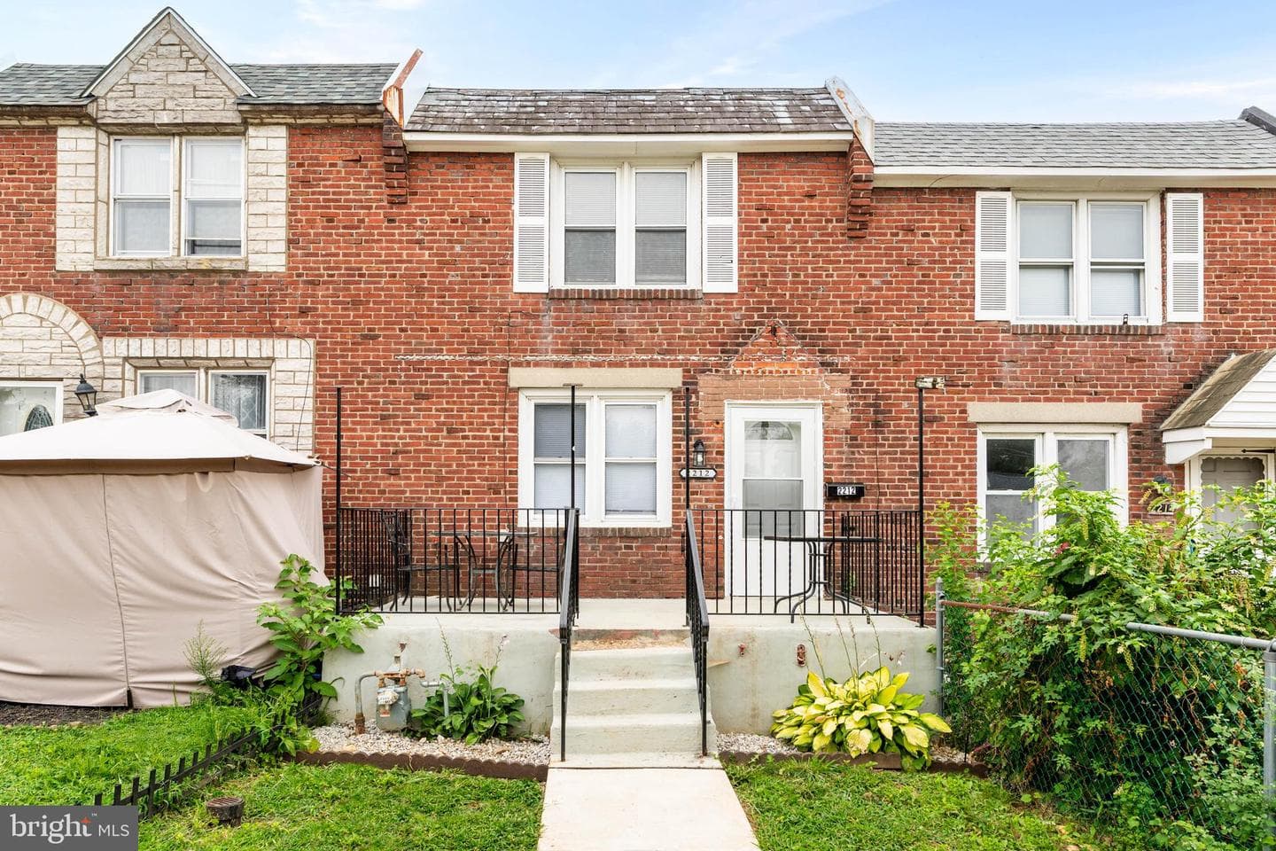 2212 Bond Avenue photo 1