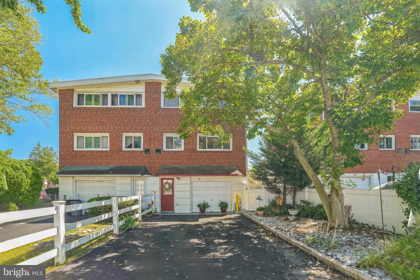 1850 Plymouth Drive photo 1