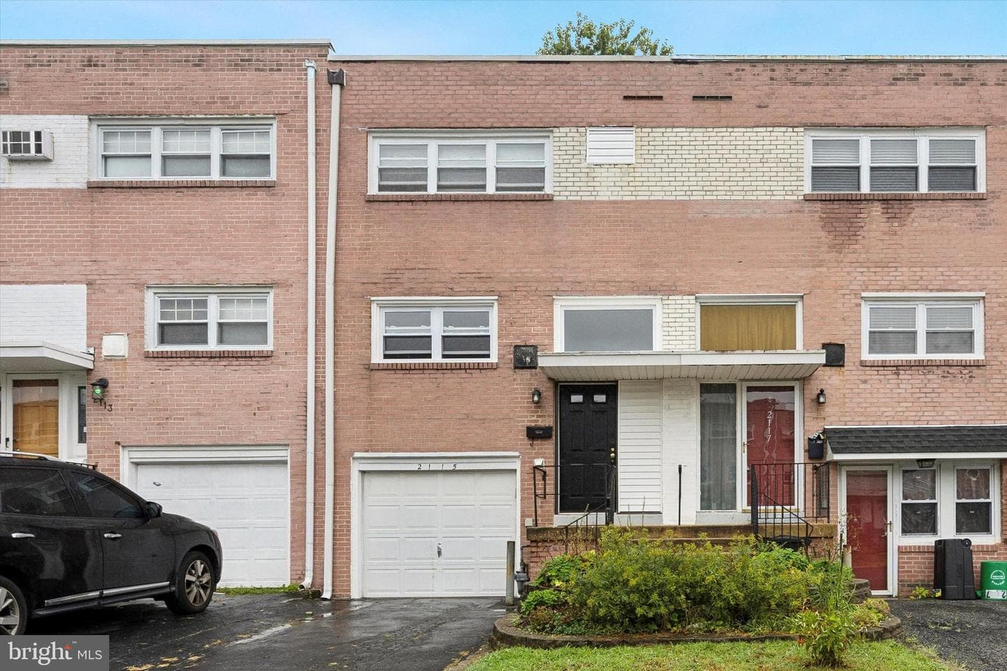 2115 Ravenwood Road photo 1