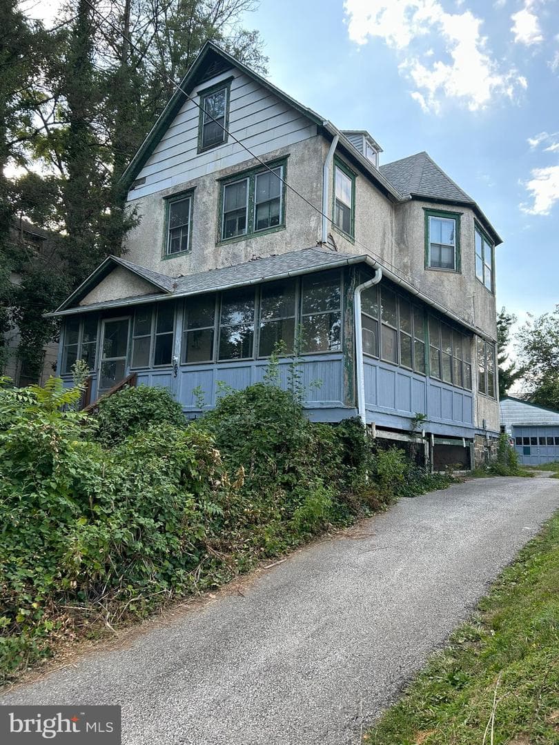63 W Greenwood Avenue W photo 1